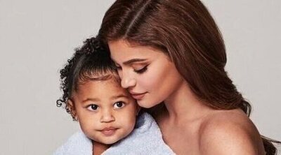 Kylie Jenner lanza su segunda marca en un mes, Kylie Baby, y tiene el visto bueno de Stormi