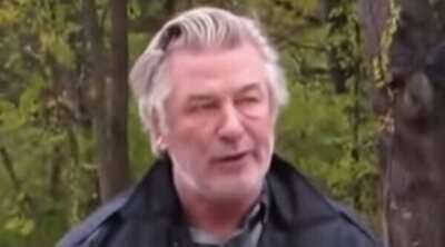 Alec Baldwin reaparece tras matar accidentalmente a Halyna Hutchins en el set de rodaje