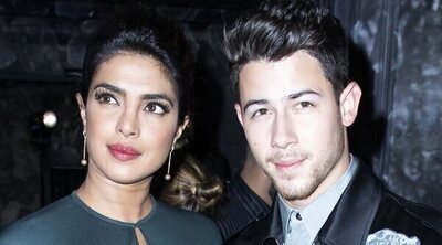 Priyanka Chopra y Nick Jonas comparten la primera foto con su hija: "Estamos encantados de que nuestra pequeña esté en casa"