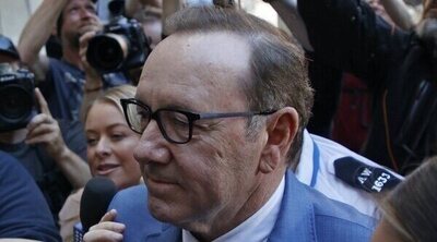 Kevin Spacey queda en libertad bajo fianza después de ser acusado por cuatro delitos de agresión sexual