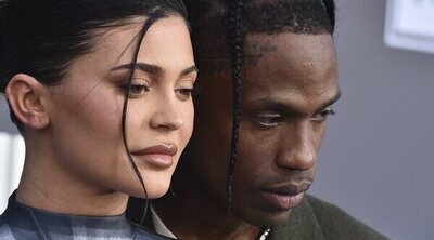 Kylie Jenner comparte dos fotos más de su hijo cuyo nombre todavía es una incógnita