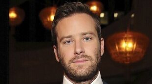 ¿Qué hay de cierto en que Armie Hammer trabaje de recepcionista en un hotel de las Islas Caimán?