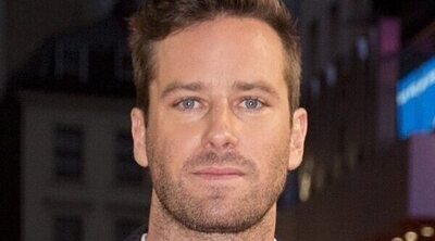 Armie Hammer sí está trabajando en un hotel de las Islas Caimán