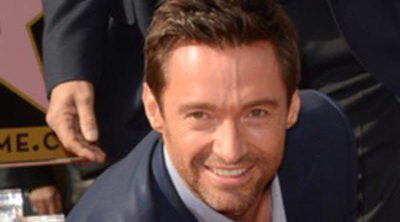 Hugh Jackman recibe su estrella en el Paseo de la Fama junto a Anne Hathaway y Amanda Seyfried