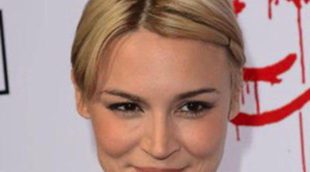 Samaire Armstrong da la bienvenida a su primer hijo Calin