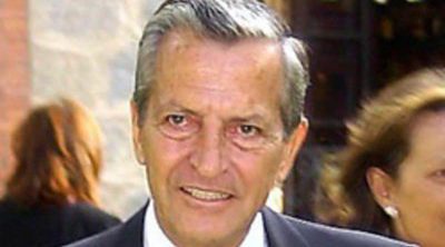 Adolfo Suárez ingresa en el hospital para someterse a un chequeo ordinario