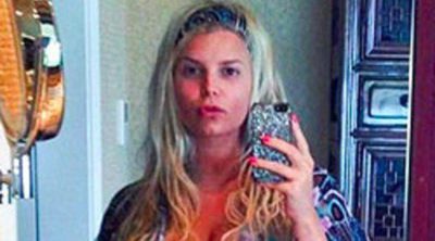 Jessica Simpson publica una fotografía en Twitter luciendo su segundo embarazo