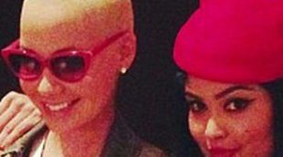 Amber Rose felicita el año 2013 presumiendo de embarazo