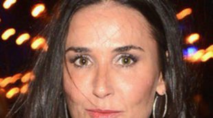 Demi Moore disfruta de unas vacaciones en playas de México junto a un joven desconocido