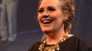 El padre de Adele denuncia que su hija no le deja conocer a su nieto y pide ejercer de abuelo con Angelo