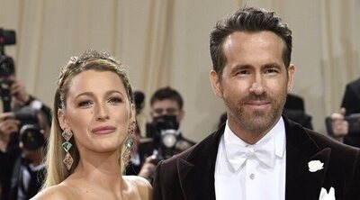 Blake Lively muestra su barriguita de embarazada en escenas cotidianas para acallar a los paparazzi