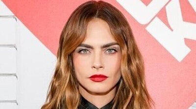 Cara Delevingne reaparece en la Semana de la Moda de París semanas después de sus preocupantes imágenes