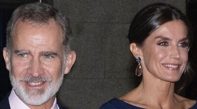 Los Reyes Felipe y Letizia inauguran la temporada en el Teatro Real con Verdi: escotazo, aplausos e inesperado saludo