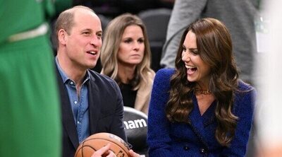 El comienzo del viaje del Príncipe Guillermo y Kate Middleton a Boston: NBA, guiño a Lady Di y momentos incómodos