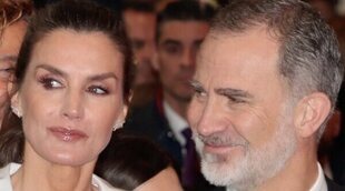 Los Reyes Felipe y Letizia inauguran FITUR 2023: complicidad, turismo y un llamativo jersey