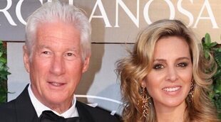 La mujer de Richard Gere, Alejandra, manda un mensaje de tranquilidad tras la hospitalización de su marido