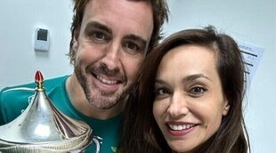 Fernando Alonso celebra su tercer puesto en Baréin de la manera más romántica con su novia Andrea Schlager