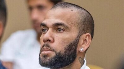 Dani Alves contrata una agencia de comunicación para que analicen todas las noticias sobre él