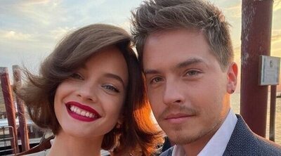 Dylan Sprouse y Barbara Palvin se han comprometido después de cinco años de relación