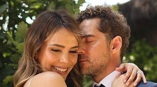 Las familiares imágenes de David Bisbal con sus tres hijos y Rosanna Zanetti en el bautizo de su hija Bianca