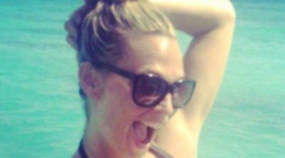 Molly Sims presume de cuerpo en las playas de México tras perder el peso ganado en su embarazo