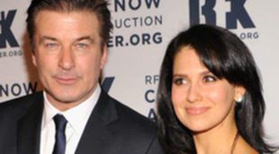 Alec Baldwin e Hilaria Thomas confirman su próxima paternidad: "¡Vamos a tener un bebé!"