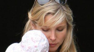 Elsa Pataky y Chris Hemsworth disfrutan junto a India Rose de una soleada jornada por Santa Mónica