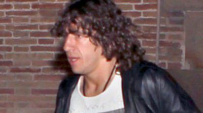 Carles Puyol y Vanessa Lorenzo evitan ser fotografiados juntos entrando por separado en un restaurante