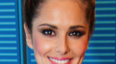 Cheryl Cole estrena un nuevo tatuaje en su espalda durante la gira de Girls Aloud