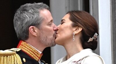 El beso con el que Federico y Mary de Dinamarca sellan su amor en la proclamación como Reyes