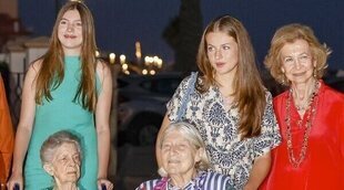 La Familia Real, reunida por fin en Mallorca: cena y el cariño de Leonor y Sofía con Irene de Grecia y Tatiana Radziwill