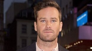 Arruinado y sin carrera: Armie Hammer se ve obligado a vender su camioneta