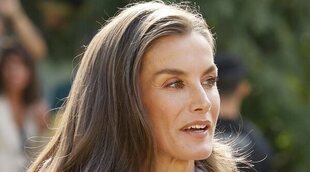 La Reina Letizia, pillada muy natural durante una salida privada por Madrid