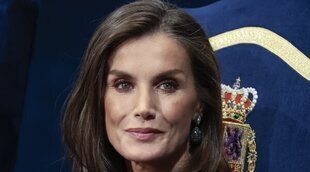 El cariñoso encuentro de la Reina Letizia con su madre en los Premios Princesa de Asturias 2024