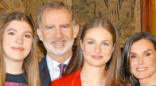 La felicitación navideña de Felipe y Letizia y sus hijas Leonor y Sofía: foto inédita y homenaje a las víctimas de la DANA