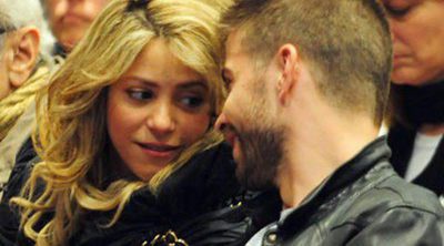 Shakira y Gerard Piqué, muy cariñosos en la presentación del nuevo libro de Joan Piqué