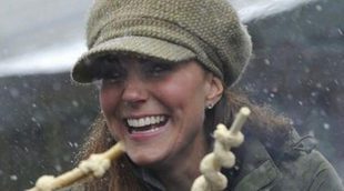 Kate Middleton se convierte en Scout por un día durante su visita a centro de actividades en Windermere