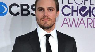 Stephen Amell confirma que tuvo una reunión para la película 'Cincuenta sombras de Grey'