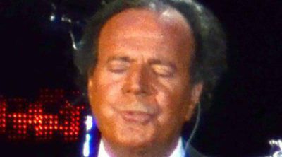 Julio Iglesias se queda sin voz durante el concierto de presentación de 'Número 1' en Shanghai