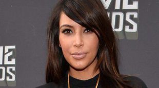 Kim Kardashian presume de embarazo en la alfombra roja de los MTV Movie Awards 2013