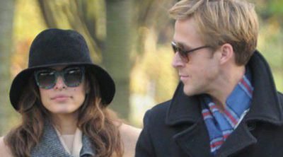 Ryan Gosling recibe la visita de su novia Eva Mendes en su debut como director