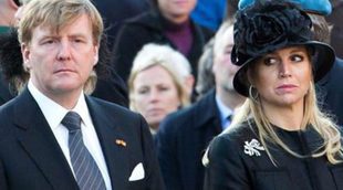 Guillermo Alejandro y Máxima de Holanda conmemoran el Día de los Caídos, su primer acto como Reyes