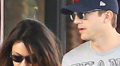 Mila Kunis y Ashton Kutcher realizaron un tour por los bares de Londres junto a la Princesa Beatriz de York