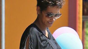 Halle Berry pasea su embarazo mientras se va de compras con su hija Nahla Aubry