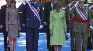 Los Reyes y los Príncipes Felipe y Letizia presiden el acto del Día de las Fuerzas Armadas 2013 entre aplausos