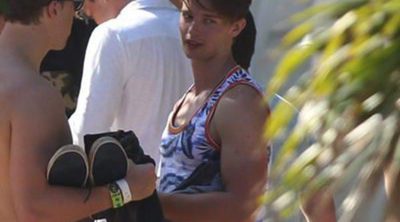 Patrick Schwarzenegger disfruta junto a su novia, sus hermanos y su madre de unas divertidas vacaciones