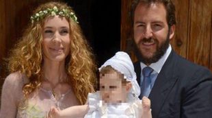 Borja Thyssen y Blanca Cuesta bautizan a su hijo Enzo junto a Alejandra Prat y Chelo García Cortés