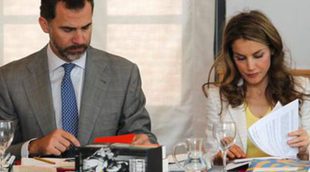 Los Príncipes Felipe y Letizia presiden la reunión anual del Patronato de la Residencia de Estudiantes