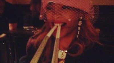 Rihanna muestra su amor por la marihuana en un Coffee Shop de Amsterdam