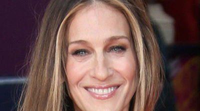 Sarah Jessica Parker y Uma Thurman acuden al estreno del musical 'Charlie y la Fábrica de Chocolate' en Londres